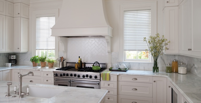 Fort Lauderdale kitchen white blinds